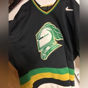 Large men’s hockey sports jersey CANADIAN